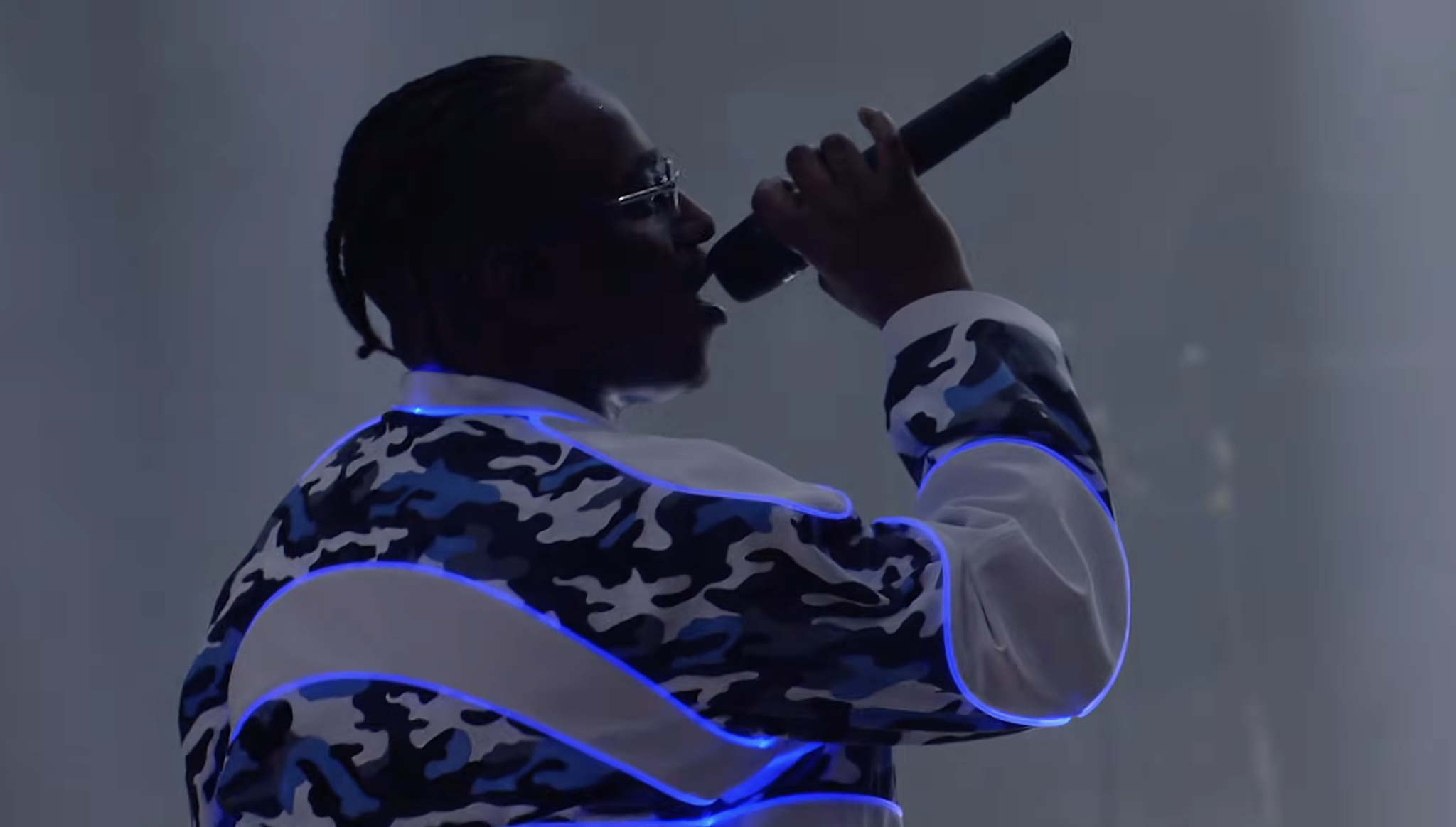Bouss dévoile la captation de ses performances live à l’AccorArena